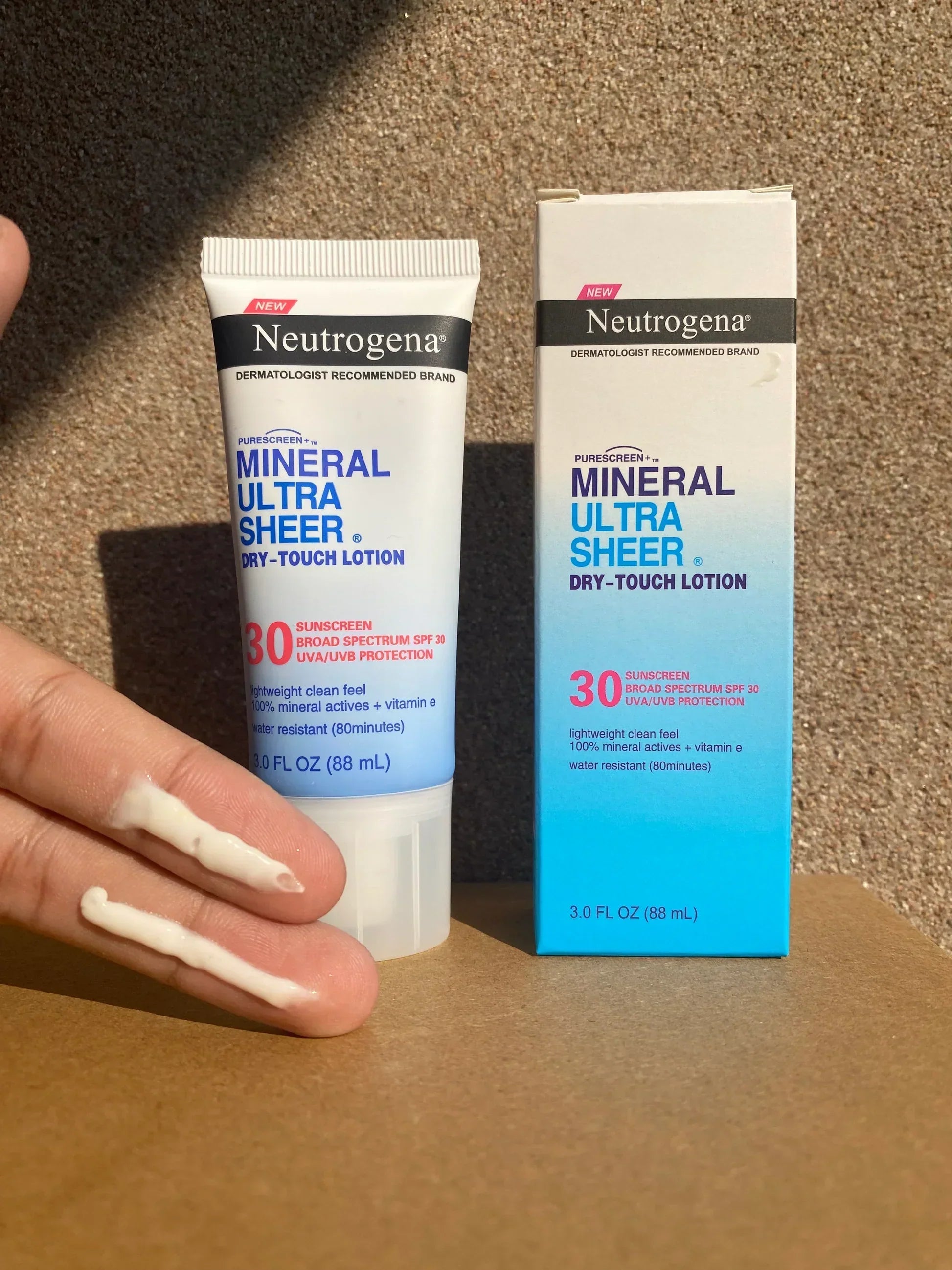 Neutrogena Mineral Ultra Sheer Dry-Touch Lotion with spf 30 - Classy Touch Pk